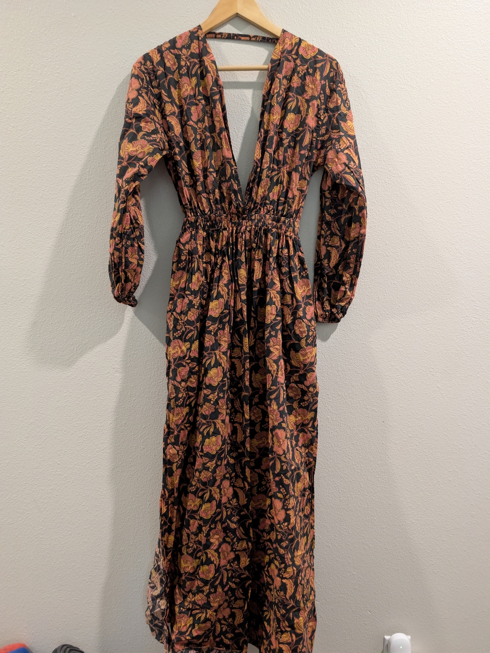 MATTEAU Long Floral V-Neck Women's Dress in Black and Rust